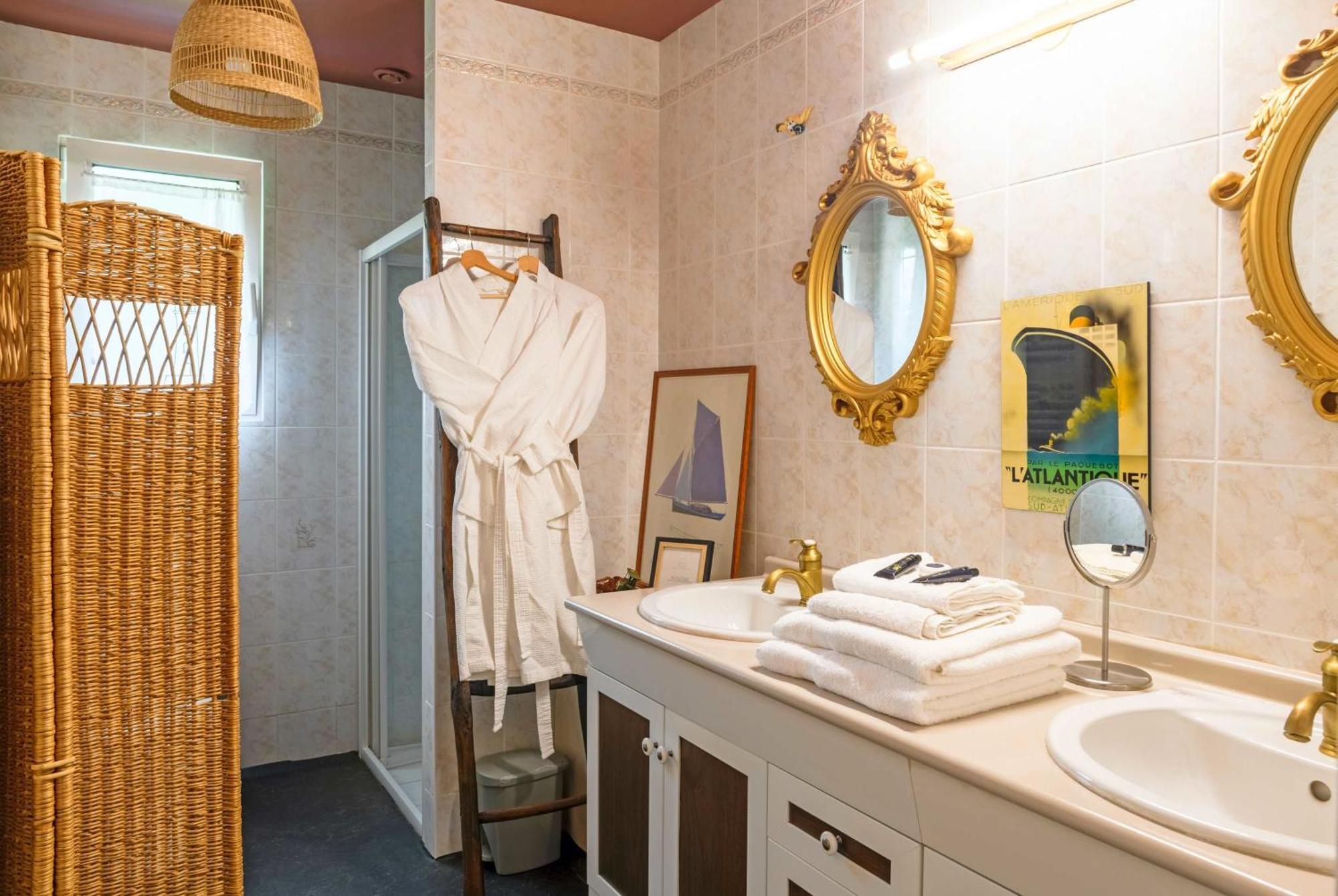 Saint-Coulitz Les Pierres Bleues B&B 외부 사진
