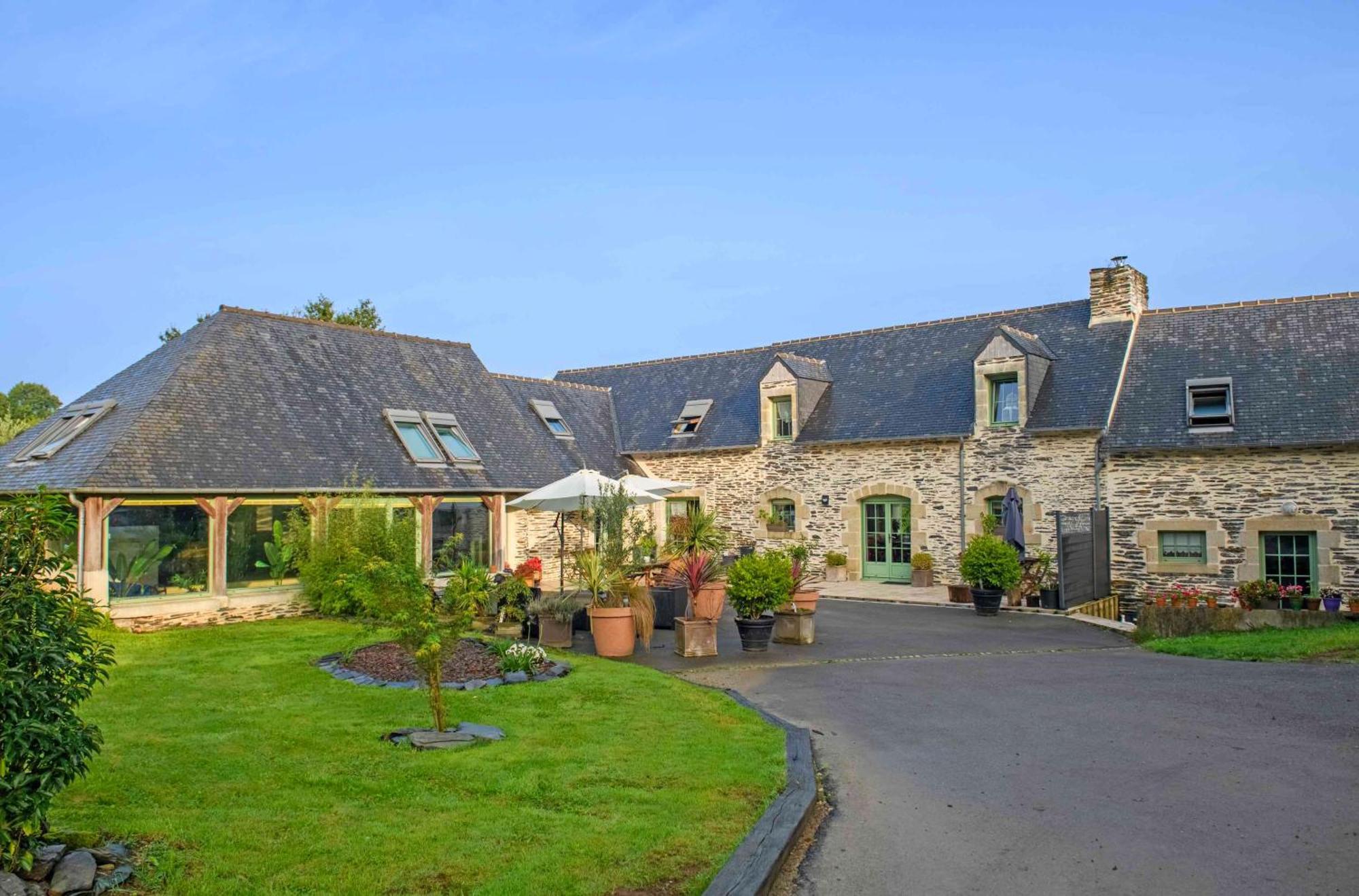 Saint-Coulitz Les Pierres Bleues B&B 외부 사진